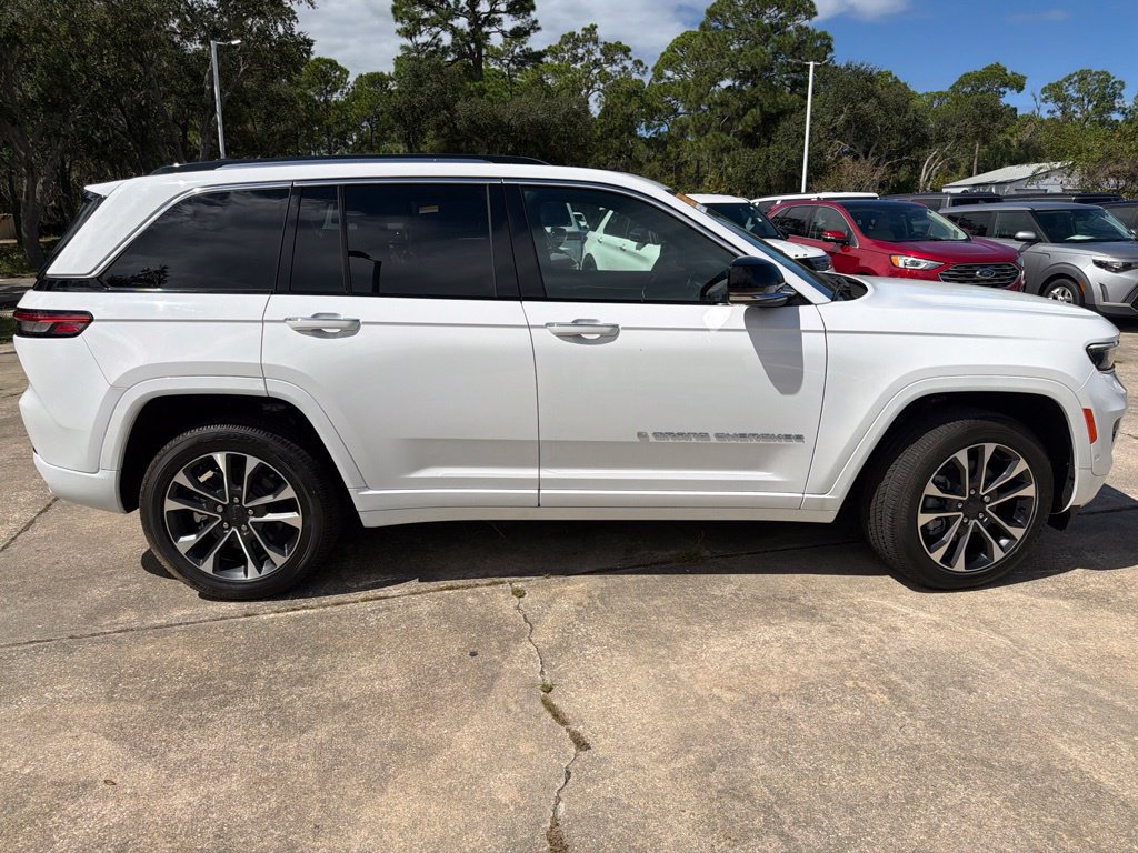 Used 2024 Jeep Grand Cherokee Overland w/ Trailer Tow Package AWD/4WD image 4