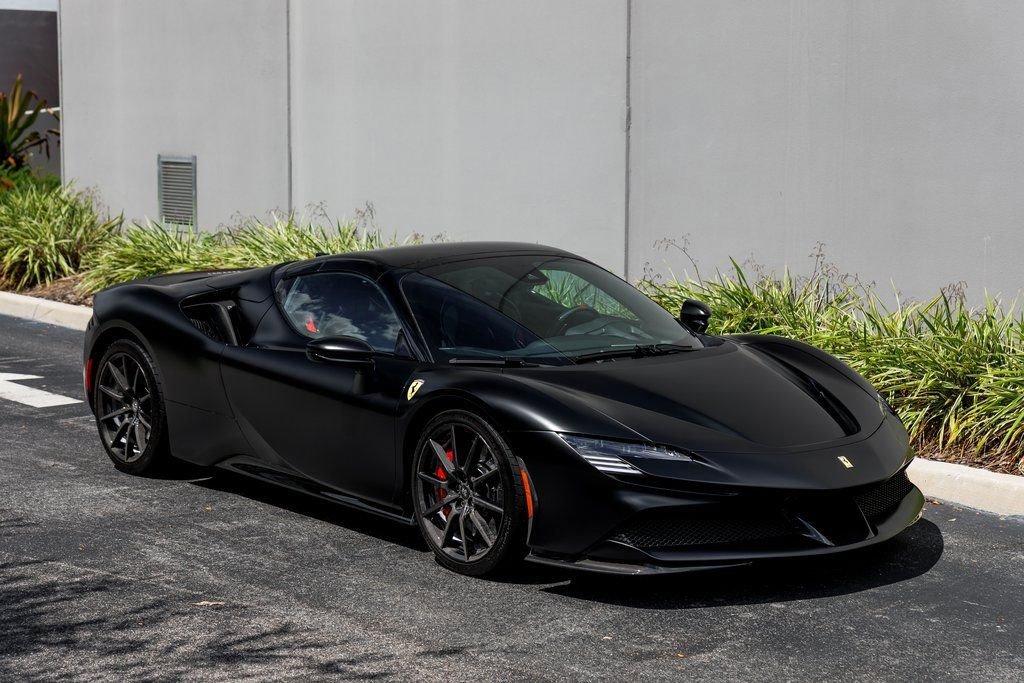 Used 2022 Ferrari SF90 Spider image 7