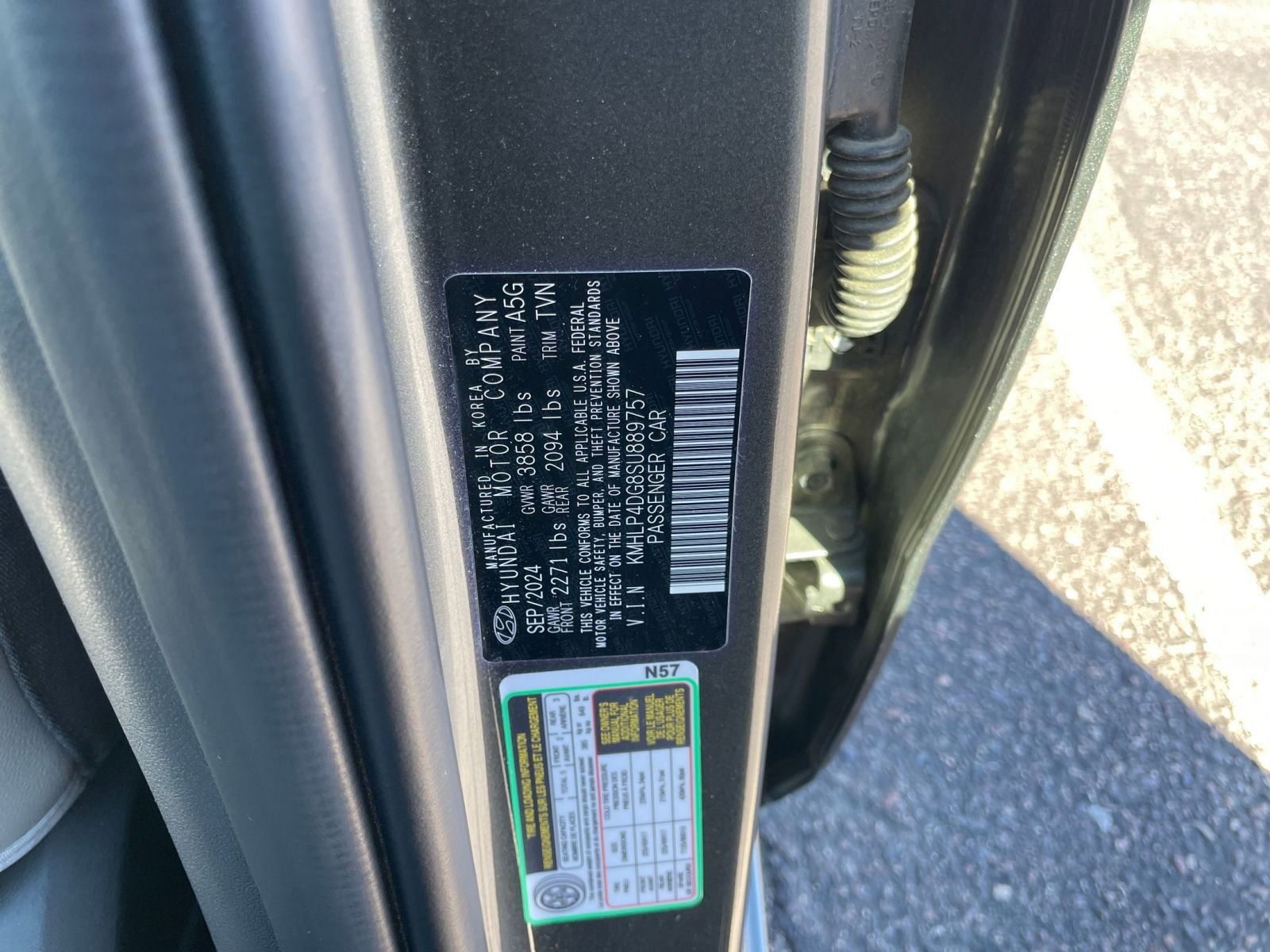 Used 2025 Hyundai Elantra Limited image 29