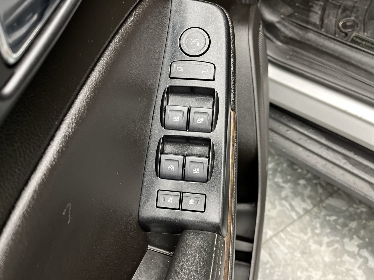 Used 2019 Chevrolet Tahoe LS AWD/4WD image 7
