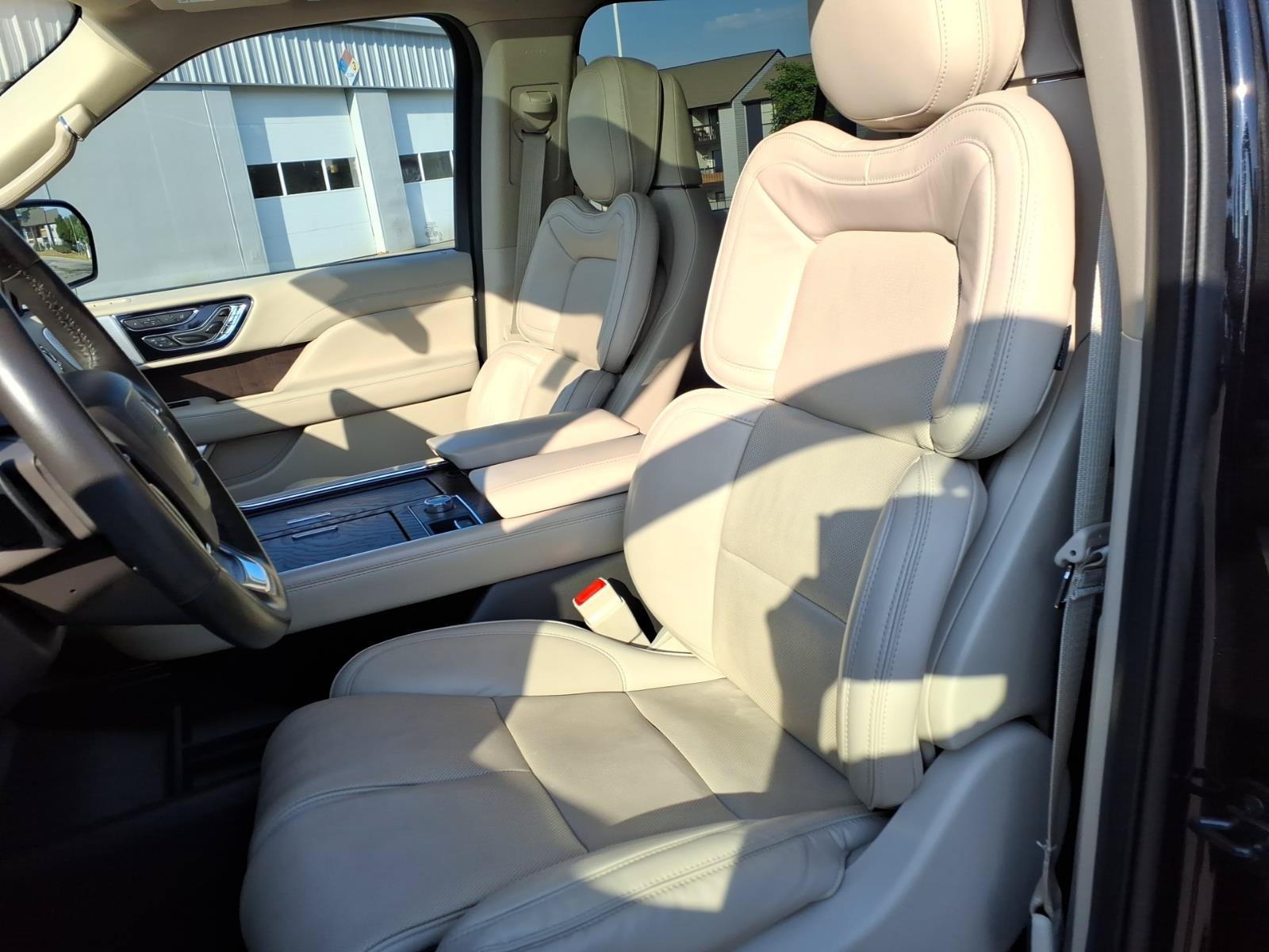 Used 2019 Lincoln Navigator Reserve AWD/4WD image 16