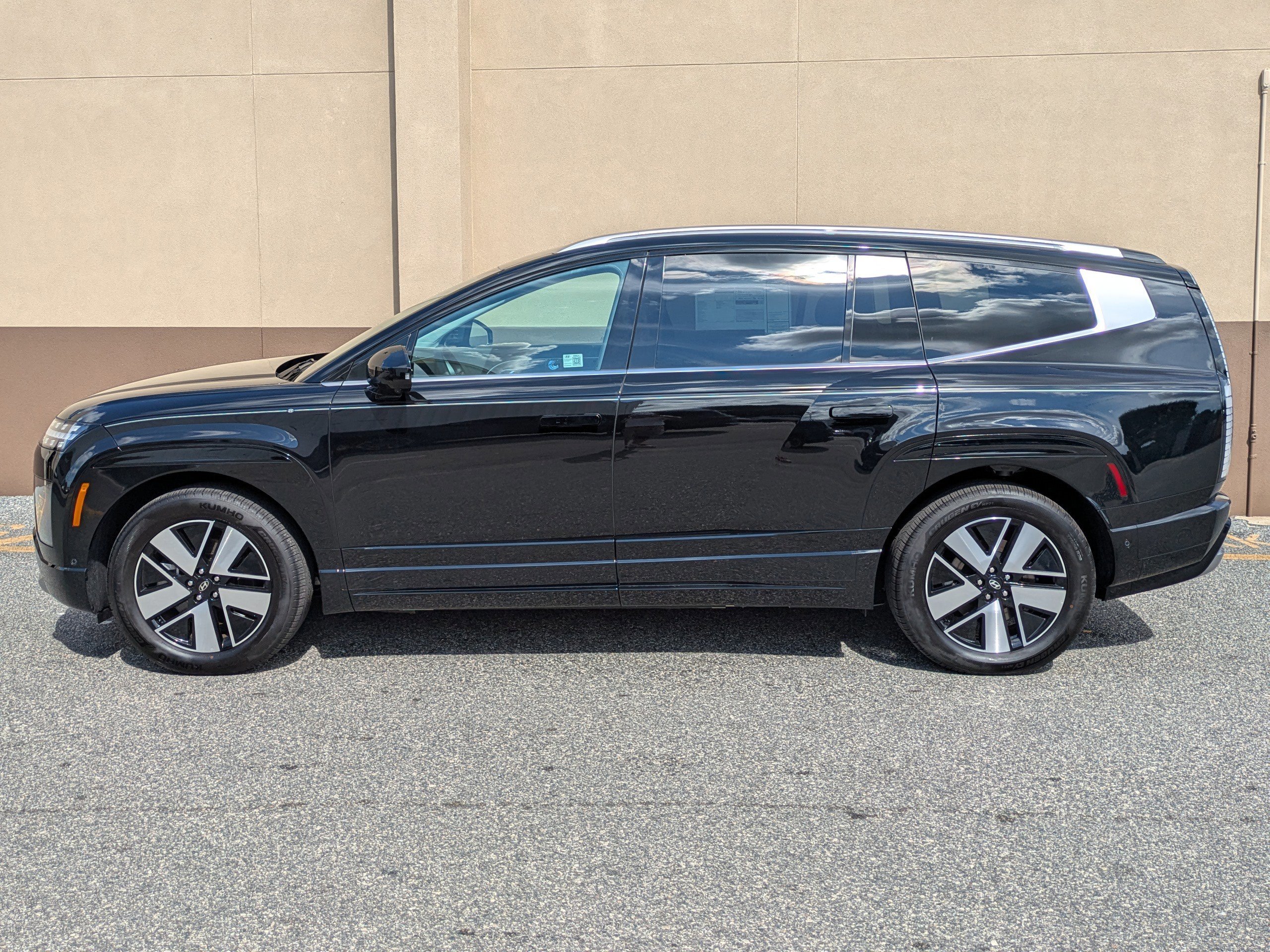 New 2026 Hyundai Ioniq 9 SEL image 9