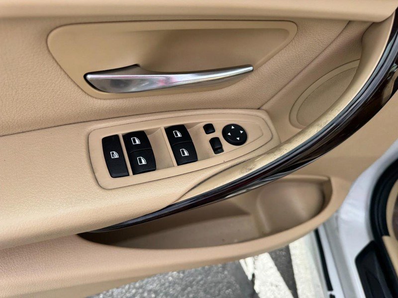 Used 2015 BMW 320i xDrive Sedan image 16