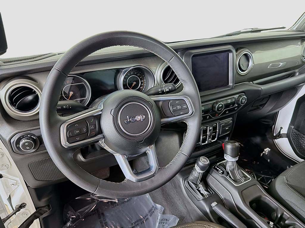 Used 2023 Jeep Gladiator Overland AWD/4WD image 19