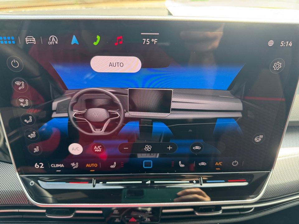 New 2025 Volkswagen GTI SE image 18