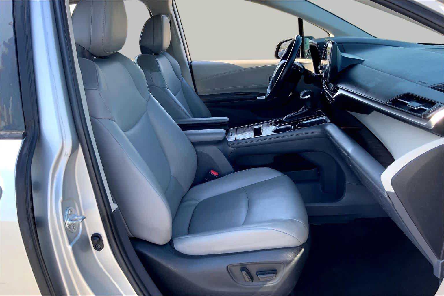 Used 2022 Toyota Sienna XLE FWD image 9