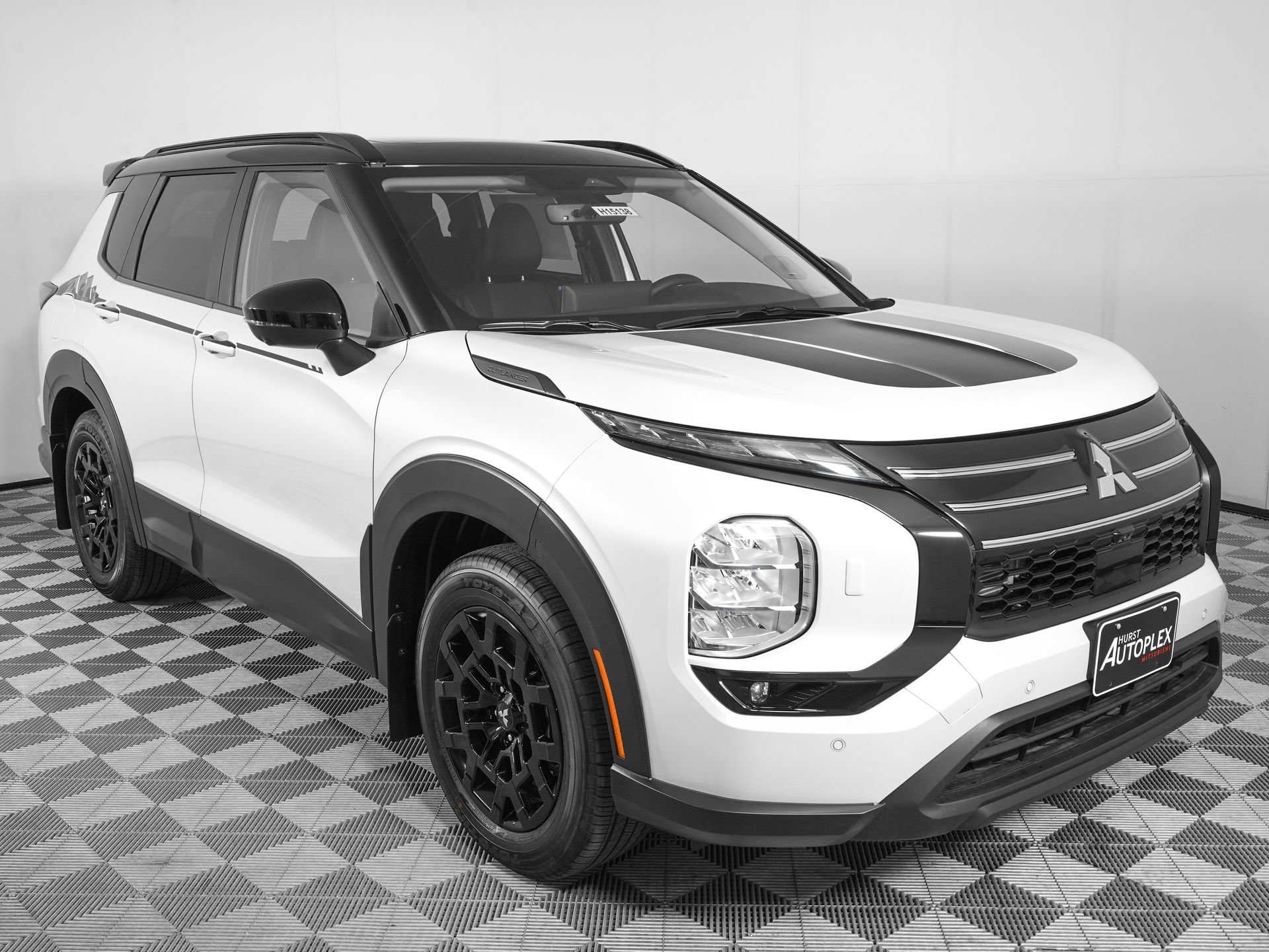 New 2026 Mitsubishi Outlander AWD image 4