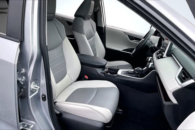 Used 2020 Toyota RAV4 Limited image 29