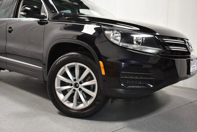 Used 2017 Volkswagen Tiguan Wolfsburg Edition AWD/4WD image 4