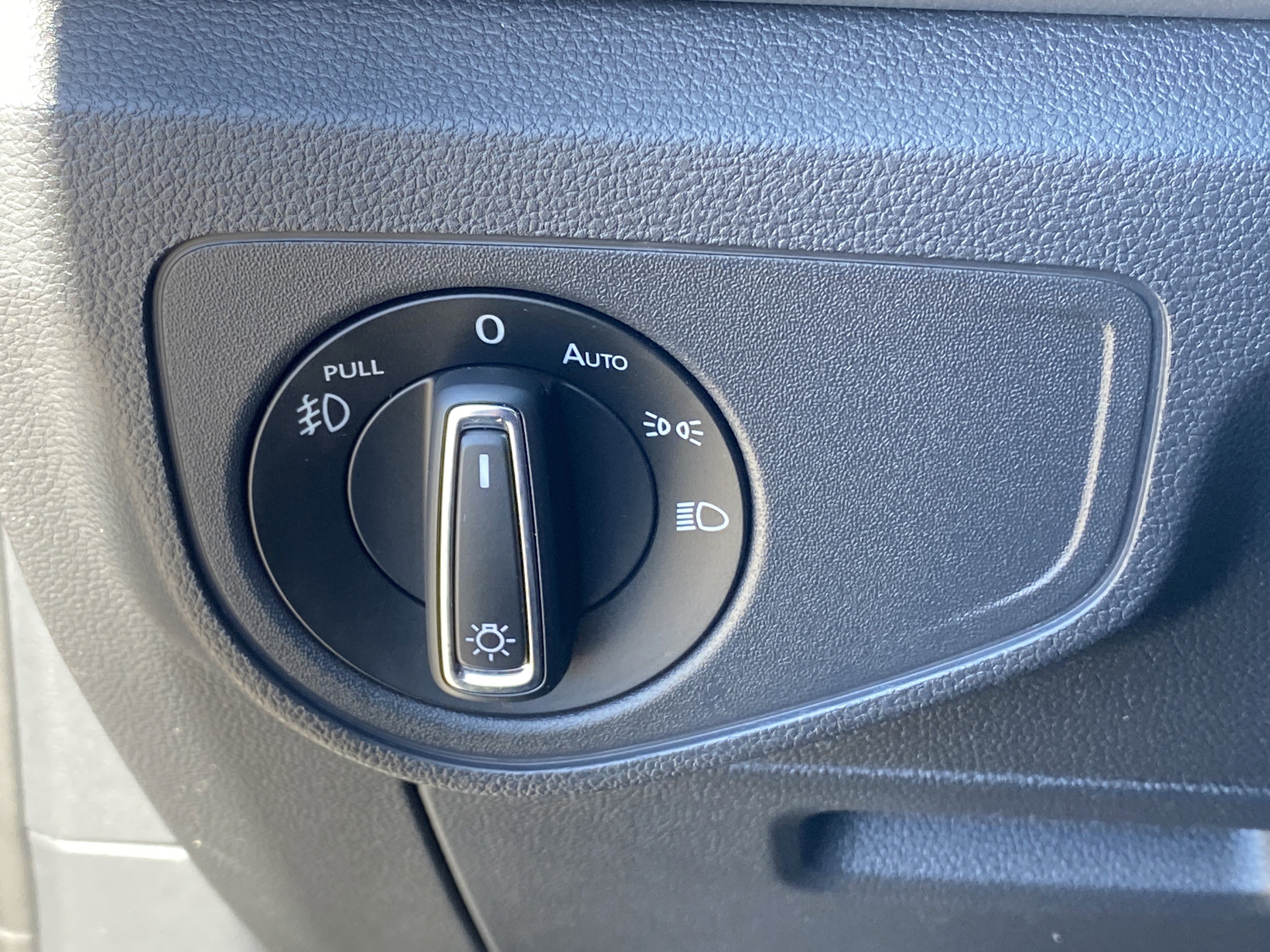 Used 2018 Volkswagen Atlas SEL Premium image 23