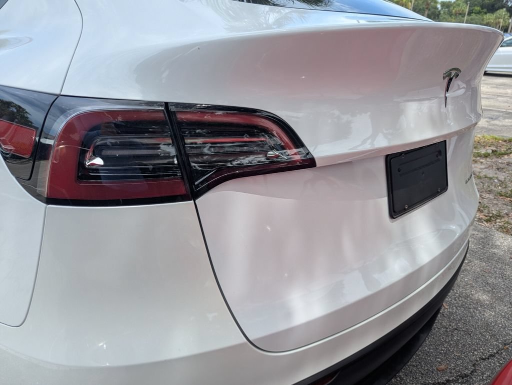 Used 2024 Tesla Model Y Long Range AWD/4WD image 14