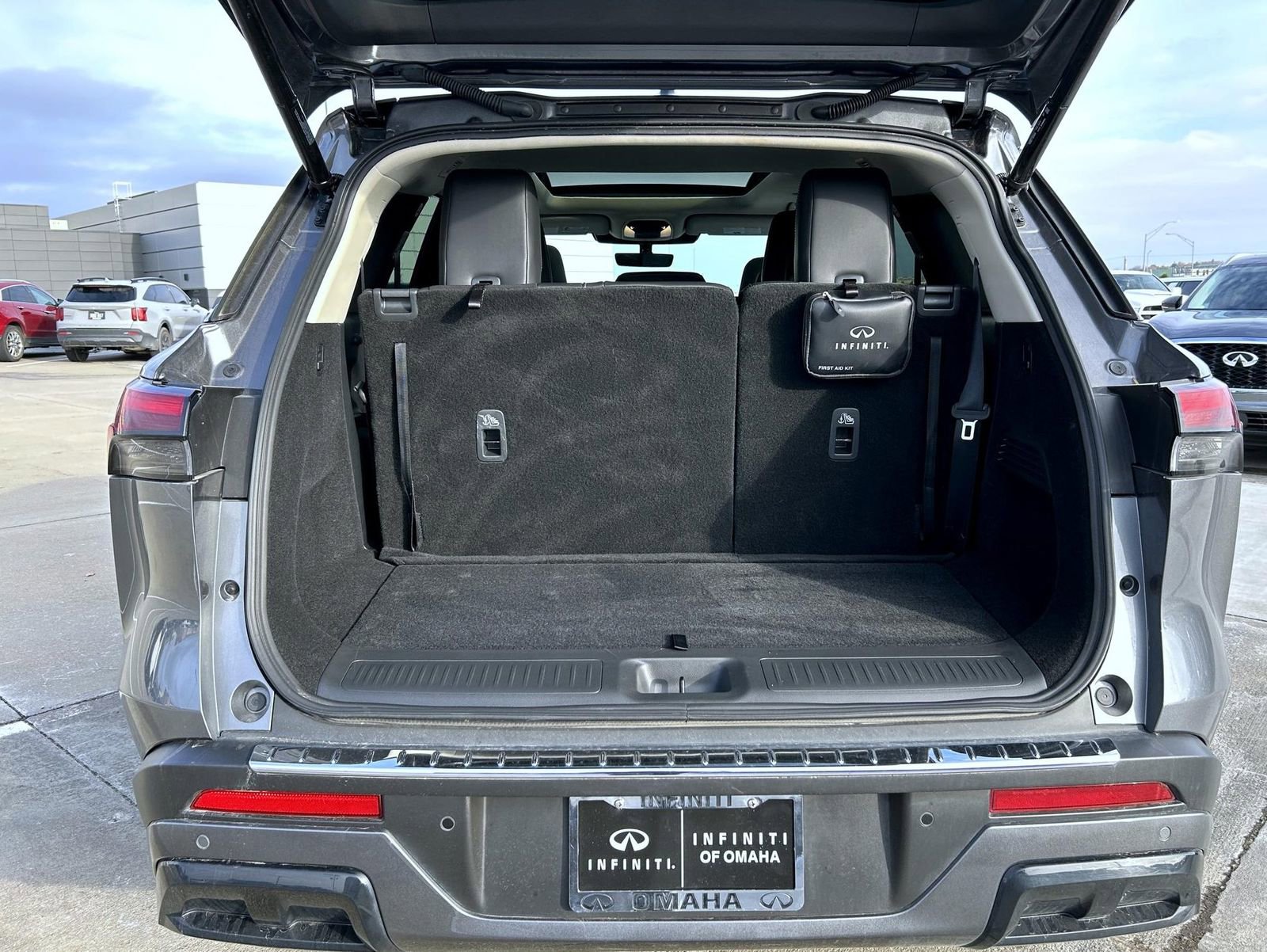 Used 2025 INFINITI QX60 Pure w/ Cargo Package image 23