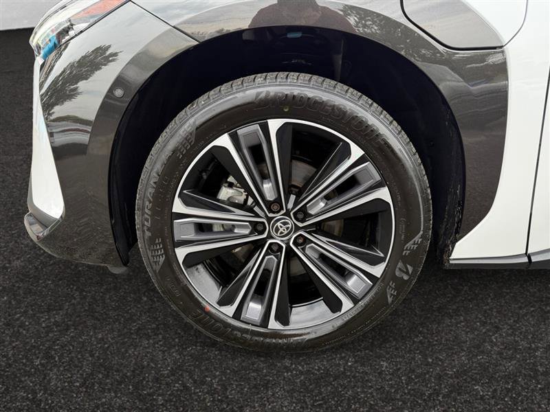 Used 2024 Toyota bZ4X AWD w/ Weather Package image 15