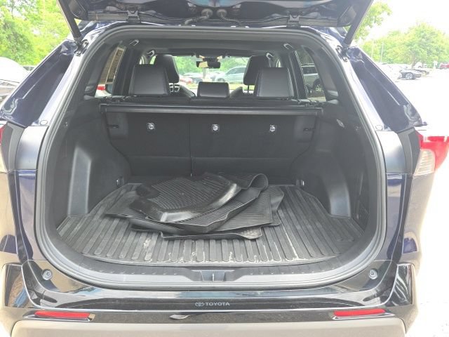 Used 2021 Toyota RAV4 XSE AWD/4WD image 40