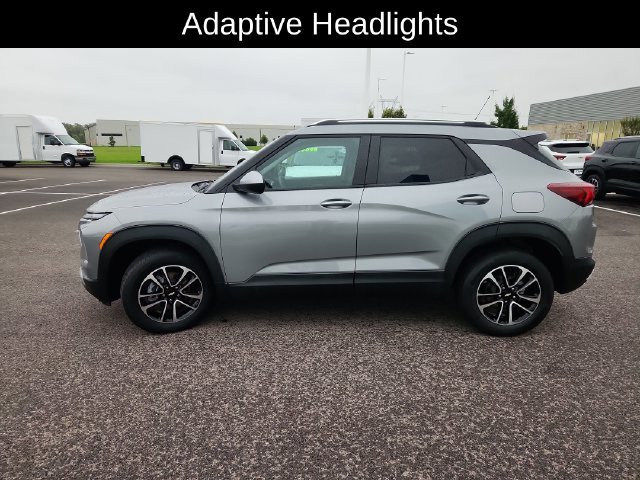 Used 2025 Chevrolet TrailBlazer LT AWD/4WD image 4