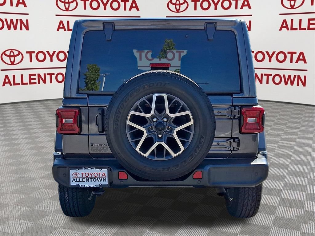 Used 2025 Jeep Wrangler Unlimited Sahara w/ Safety Group AWD/4WD image 6