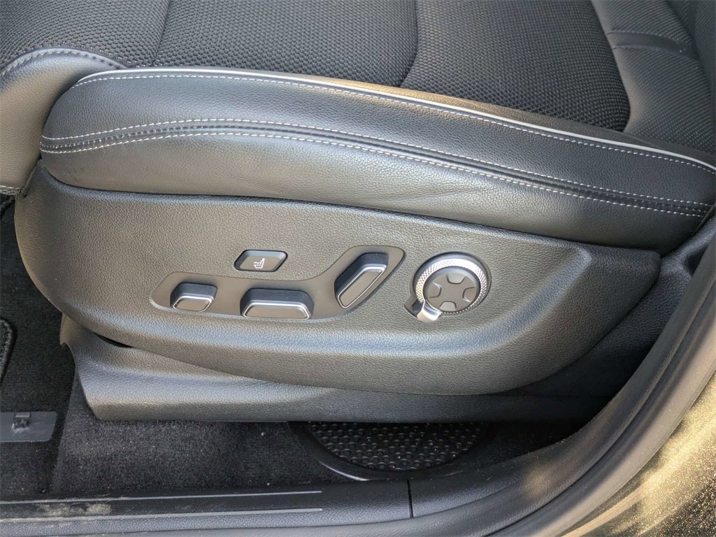 Used 2025 Genesis GV70 3.5T Sport image 22