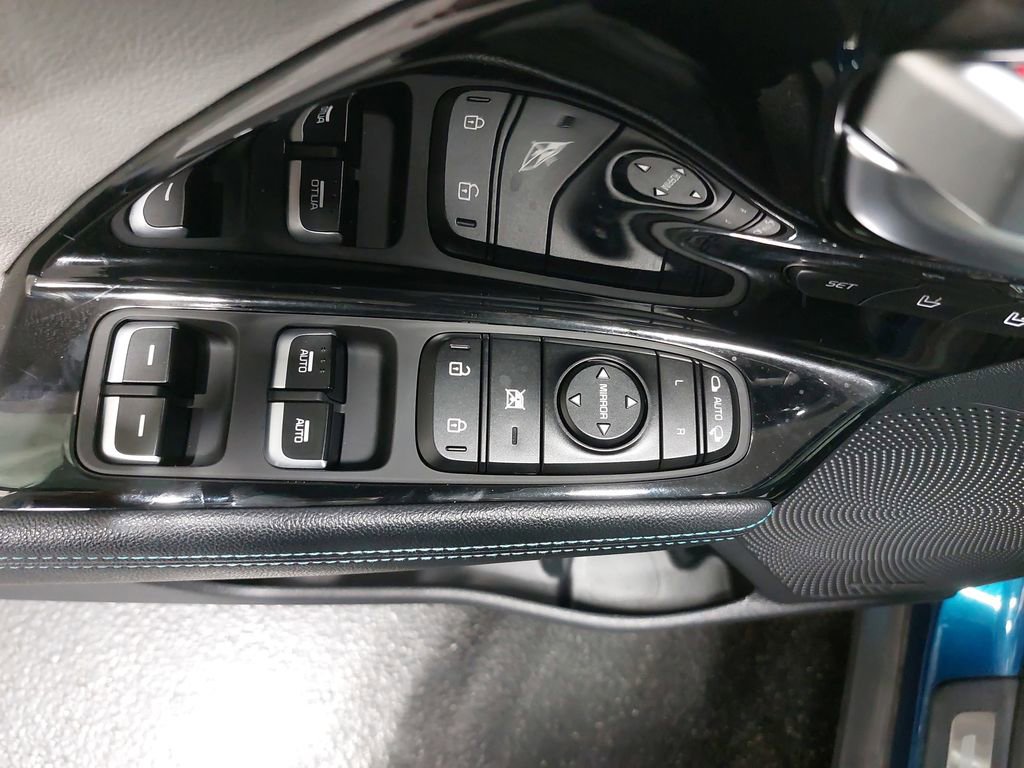Used 2022 Kia Niro EX Premium image 29