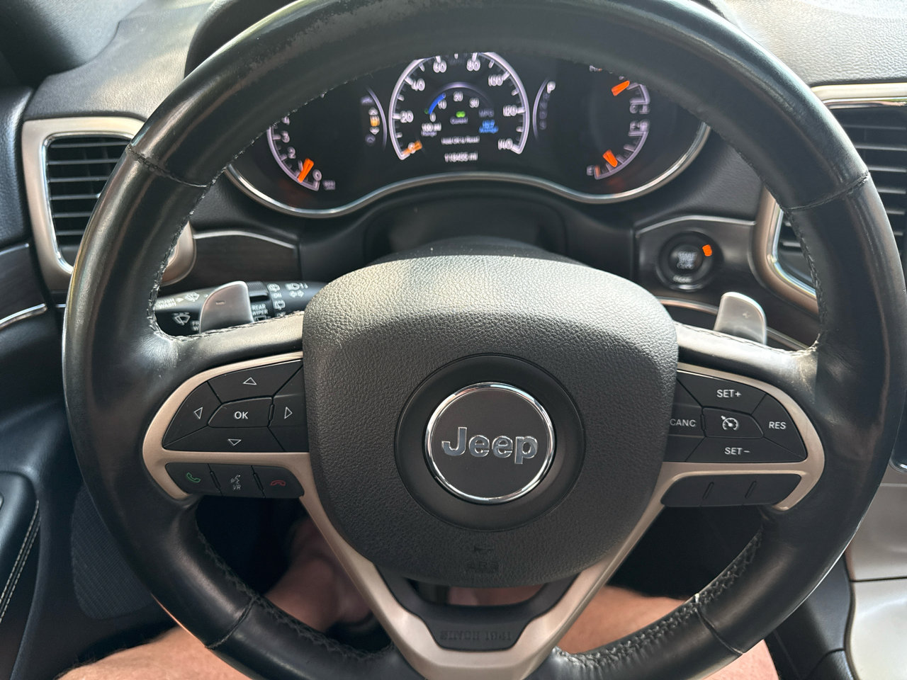 Used 2014 Jeep Grand Cherokee Limited w/ Luxury Group II image 15