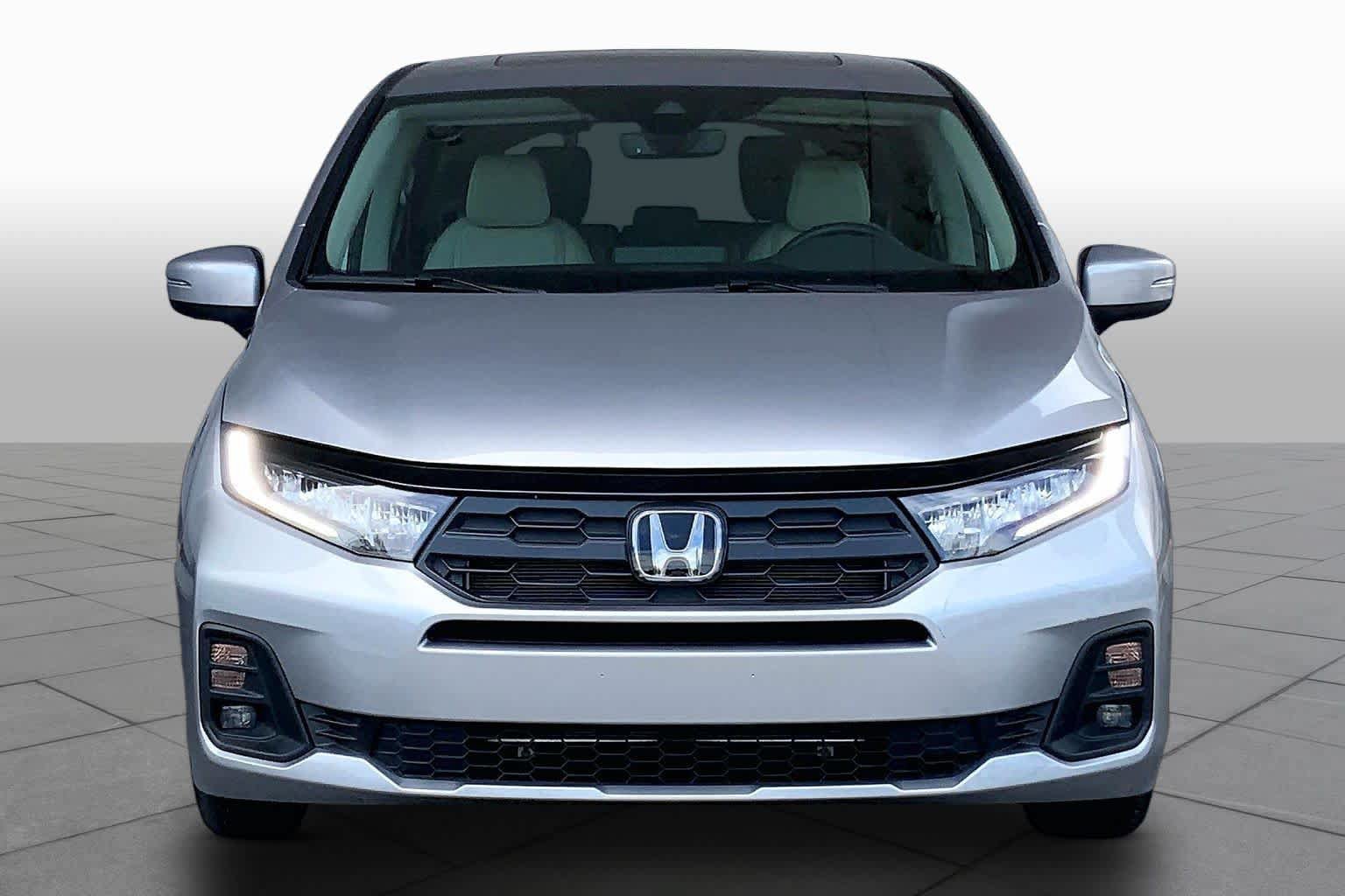 Used 2025 Honda Odyssey EX-L image 4