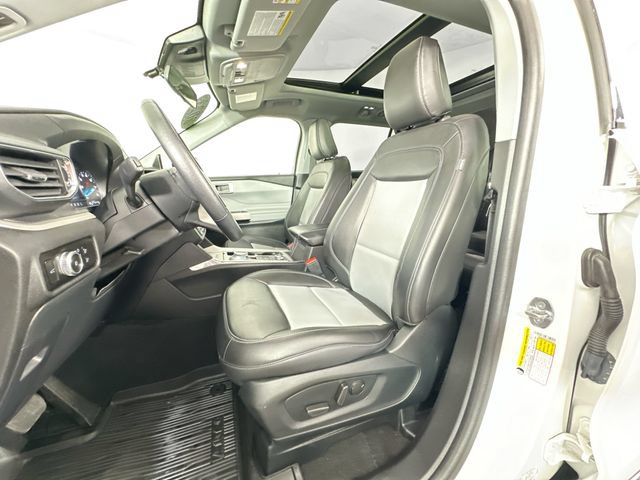 Used 2023 Ford Explorer XLT w/ Equipment Group 202A AWD/4WD image 20