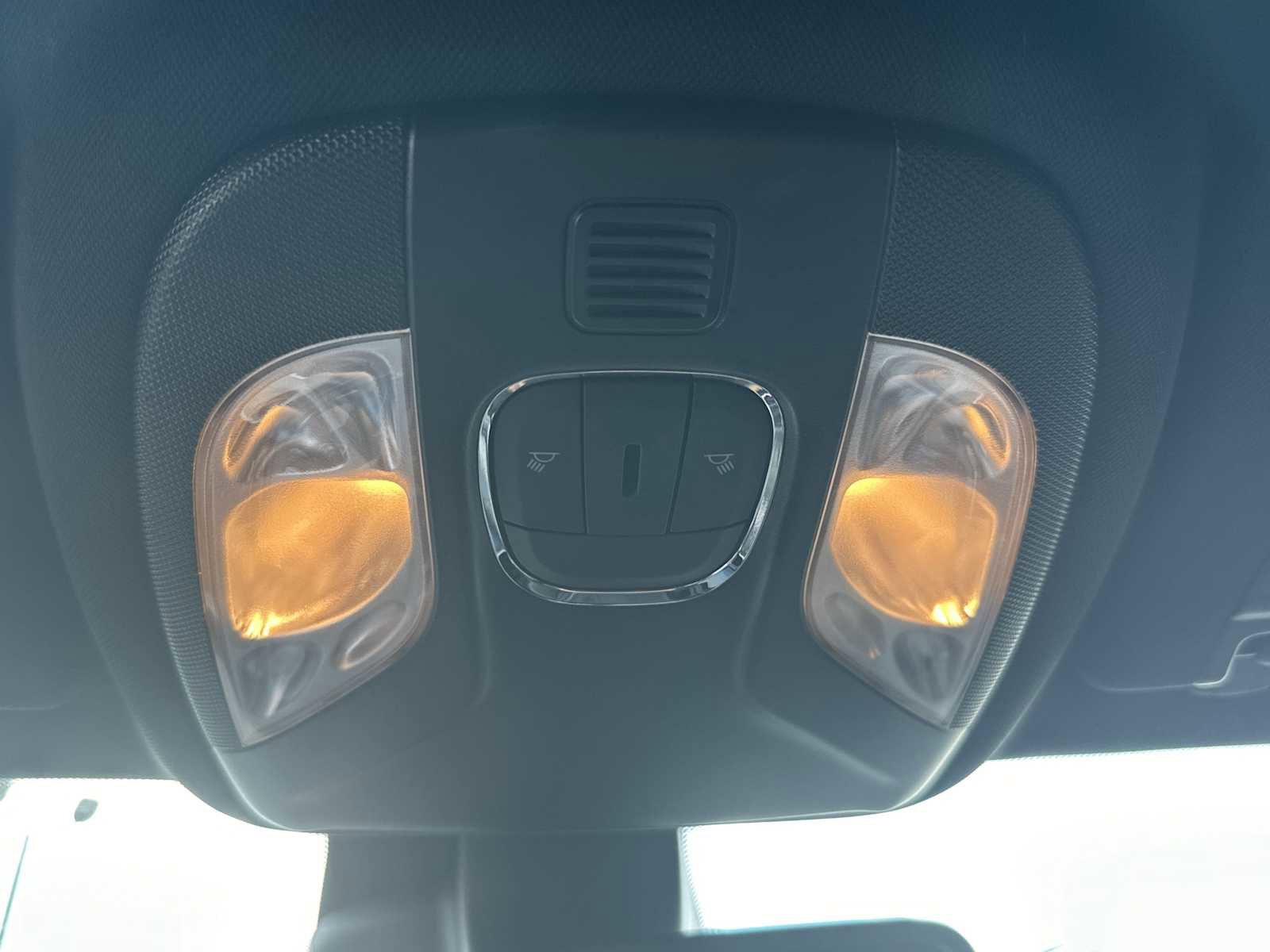 Used 2024 Jeep Compass Latitude image 22
