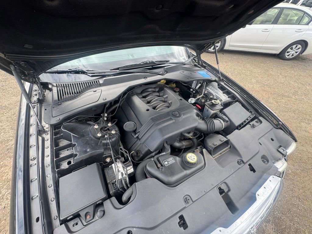 Used 2006 Jaguar XJ8 image 19