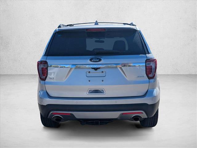 Used 2017 Ford Explorer XLT image 6