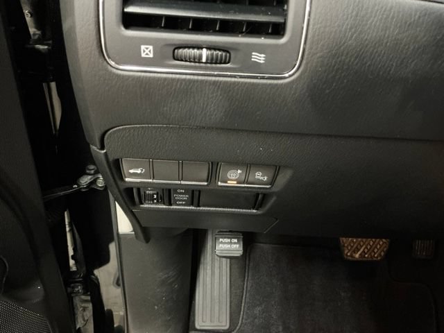 Used 2017 INFINITI QX80 4WD w/ Driver Assistance Package image 24
