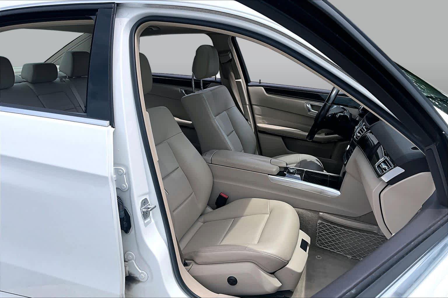 Used 2016 Mercedes-Benz E 350 4MATIC Sedan image 9