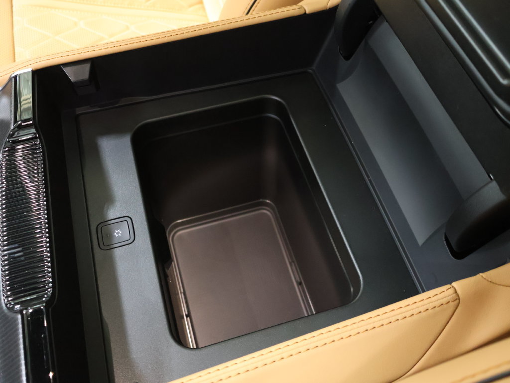 New 2026 Jeep Grand Wagoneer Summit AWD/4WD image 30