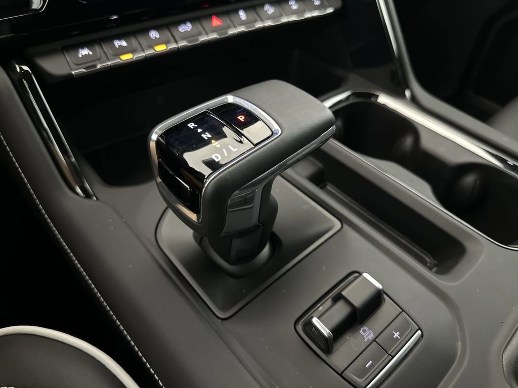 Used 2025 GMC Sierra 1500 AT4X image 16