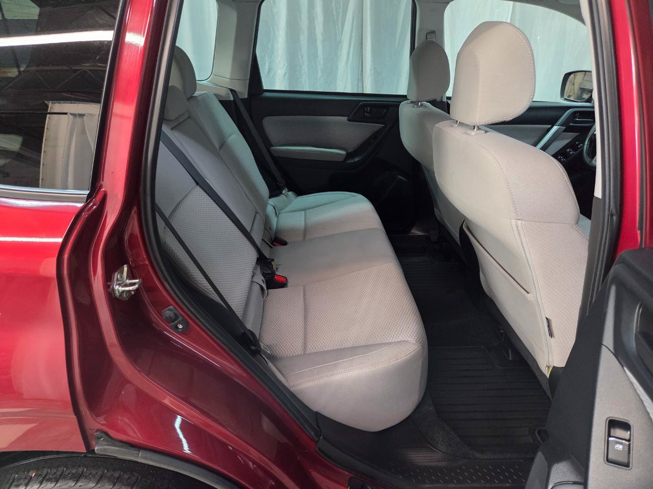 Used 2018 Subaru Forester 2.5i Premium w/ All-Weather Package AWD/4WD image 16