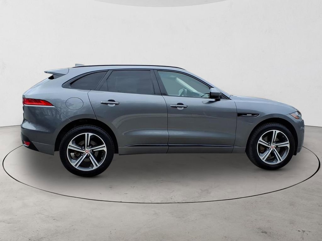 Used 2017 Jaguar F-PACE R-Sport image 4