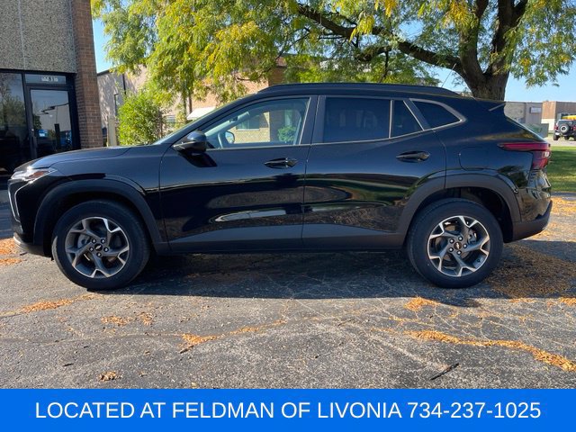 Certified 2024 Chevrolet Trax LT w/ Driver Confidence Package FWD image 2