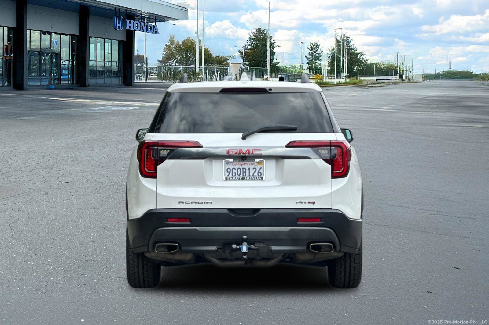 Used 2022 GMC Acadia AT4 w/ Technology Package image 6