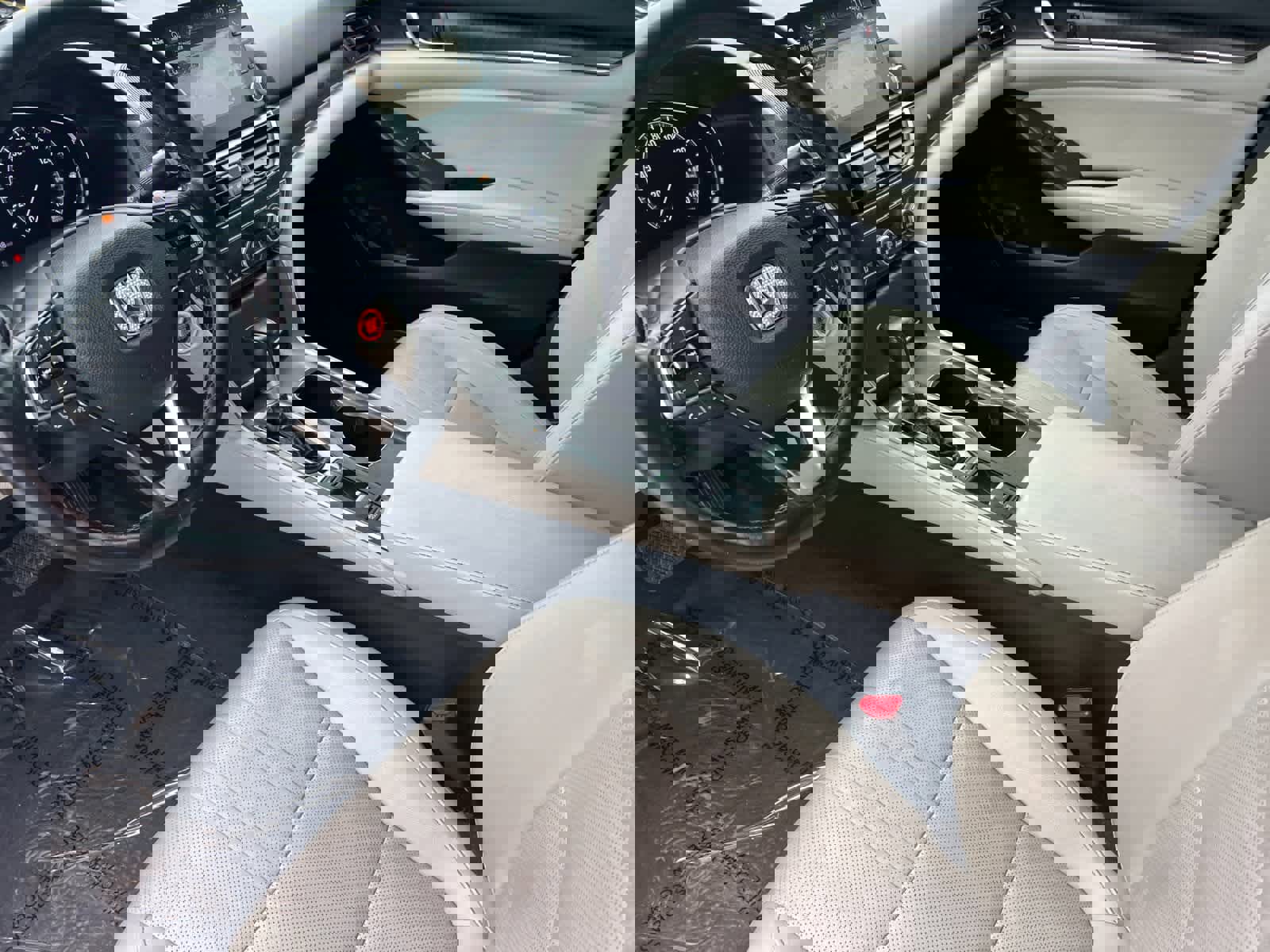 Used 2018 Honda Accord Touring image 12