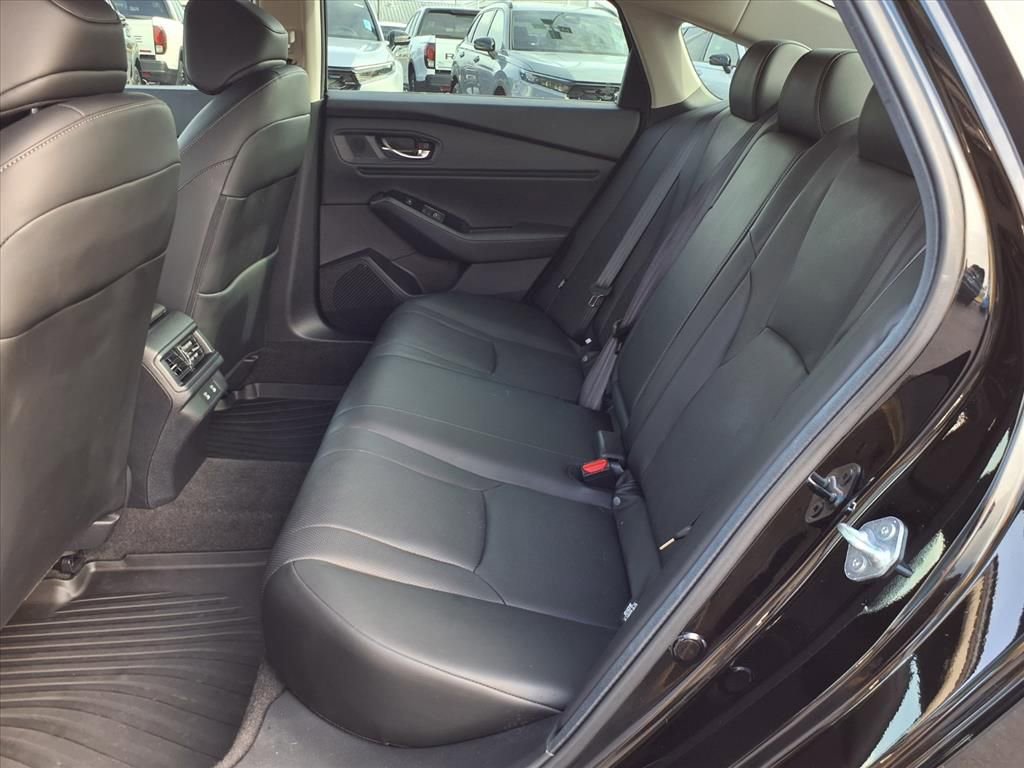 Used 2024 Honda Accord Touring image 11