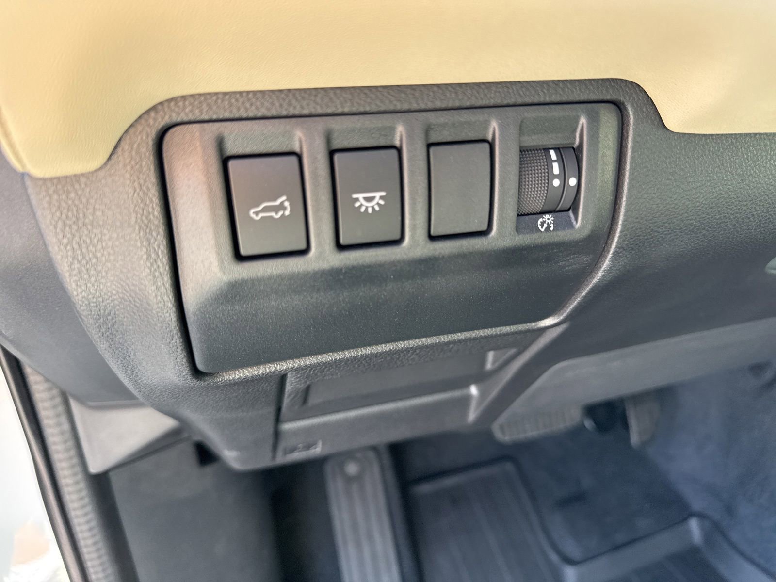 Used 2025 Subaru Ascent Limited w/ Popular Package #2 AWD/4WD image 21