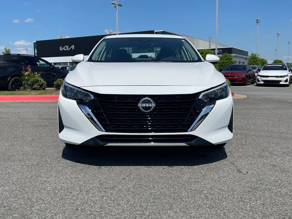 Used 2025 Nissan Sentra SV FWD image 2