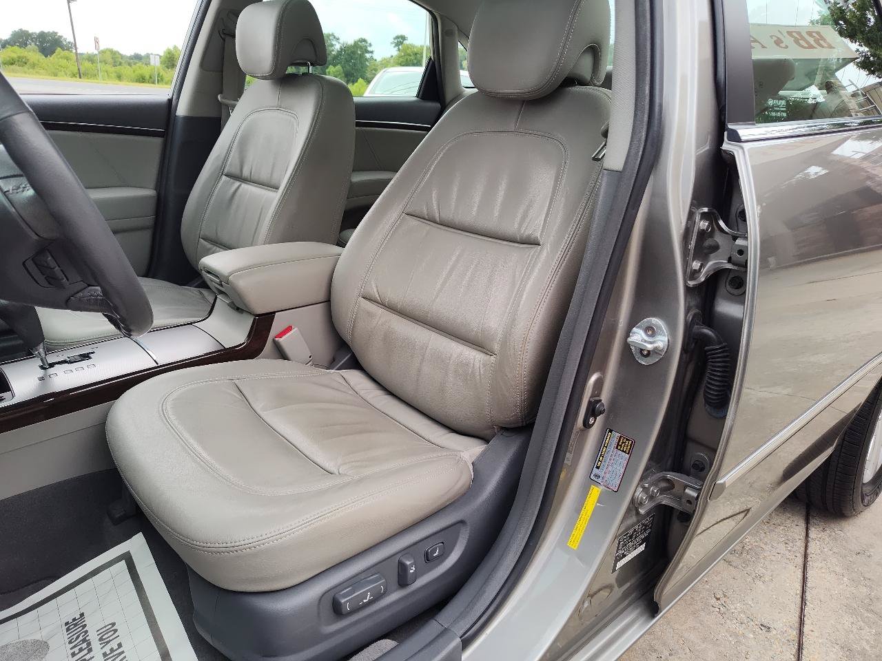 Used 2009 Hyundai Azera GLS w/ Premium Pkg 2 FWD image 15