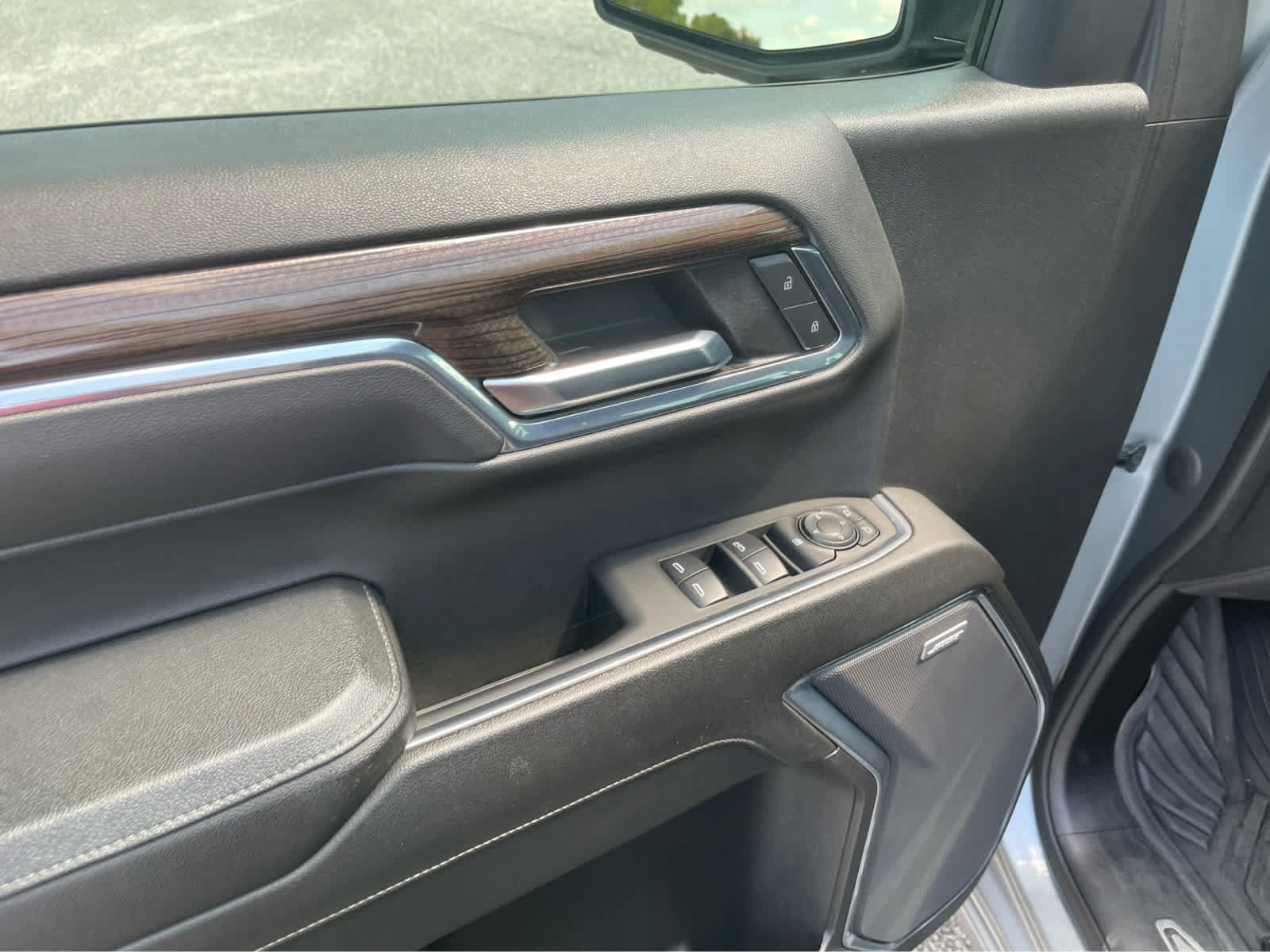 Used 2023 Chevrolet Silverado 1500 LT Trail Boss w/ LT Trail Boss Premium Package AWD/4WD image 11