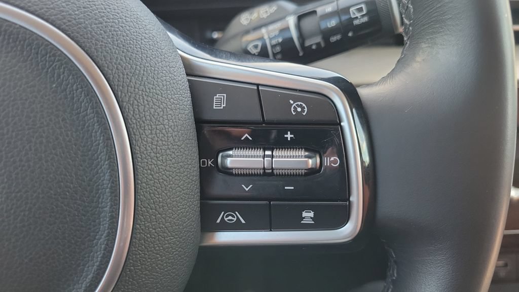 Used 2023 Kia Carnival SX FWD image 21