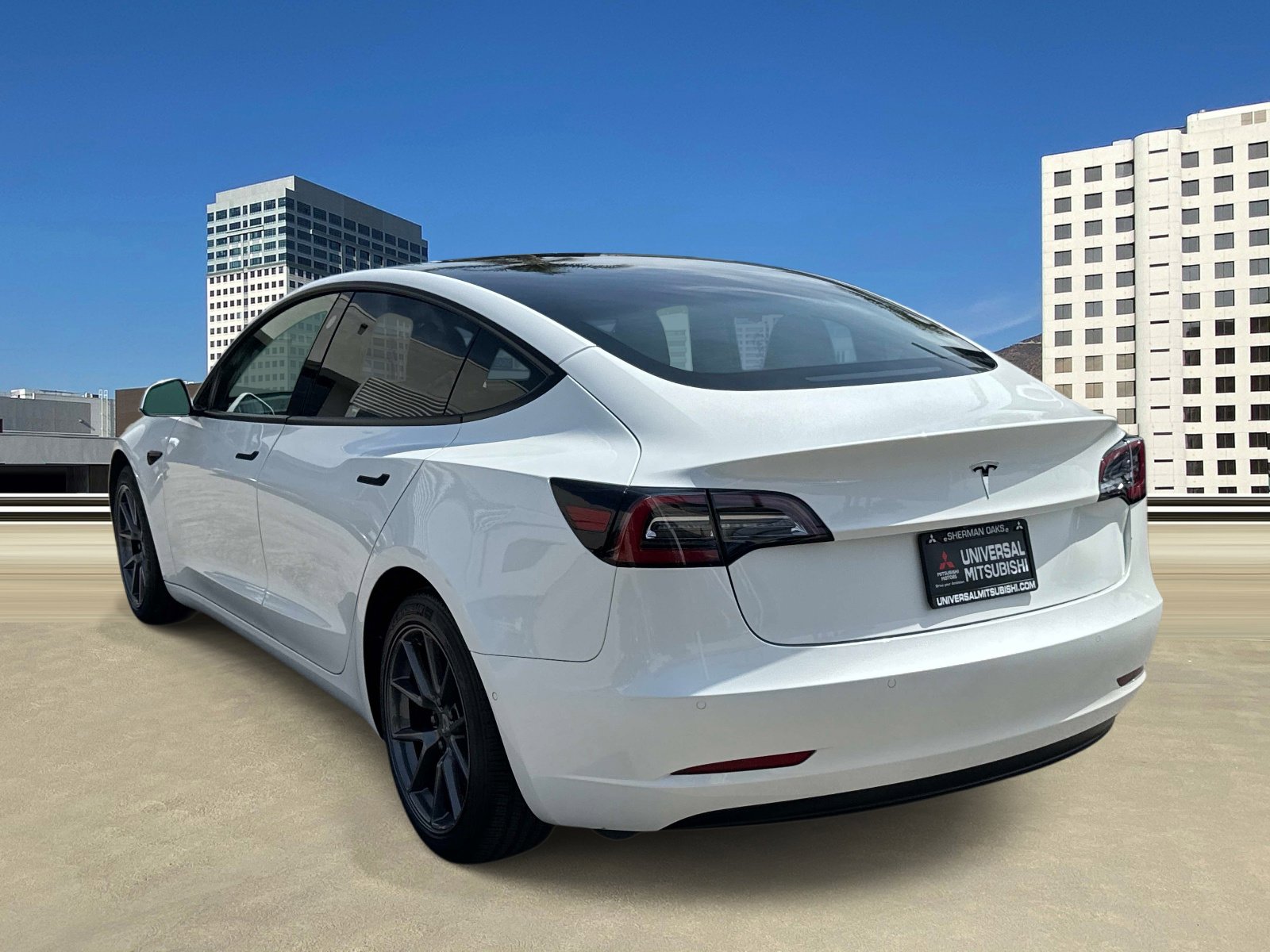 Used 2021 Tesla Model 3 Standard Range Plus image 3