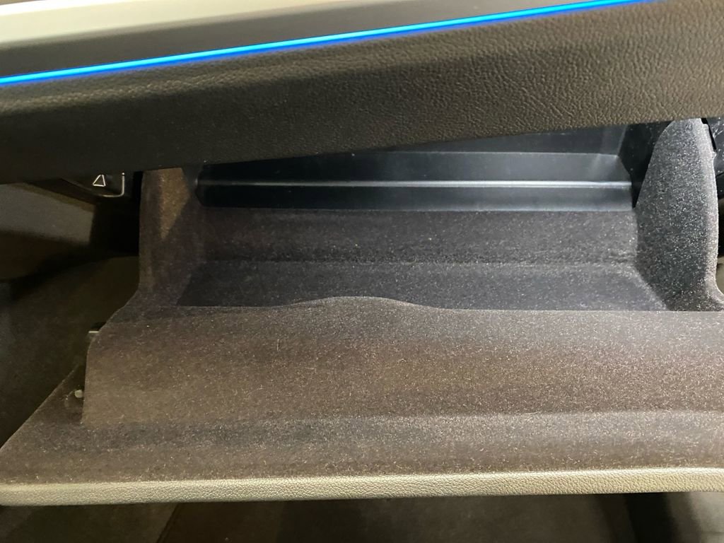 Used 2024 BMW 330e xDrive image 24