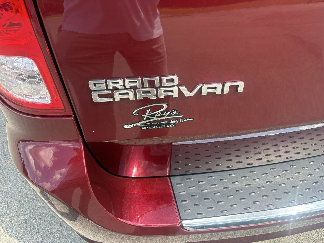 Used 2020 Dodge Grand Caravan SE FWD image 9