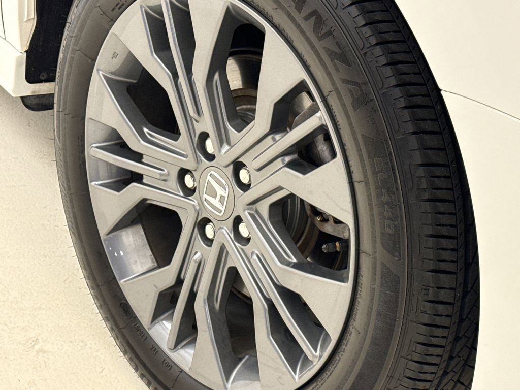 Certified 2025 Honda Odyssey Touring image 11