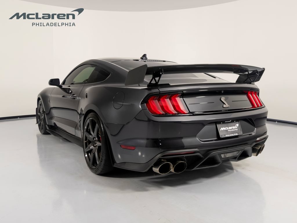 Used 2022 Ford Mustang Shelby GT500 w/ Carbon Fiber Track Pack RWD image 3