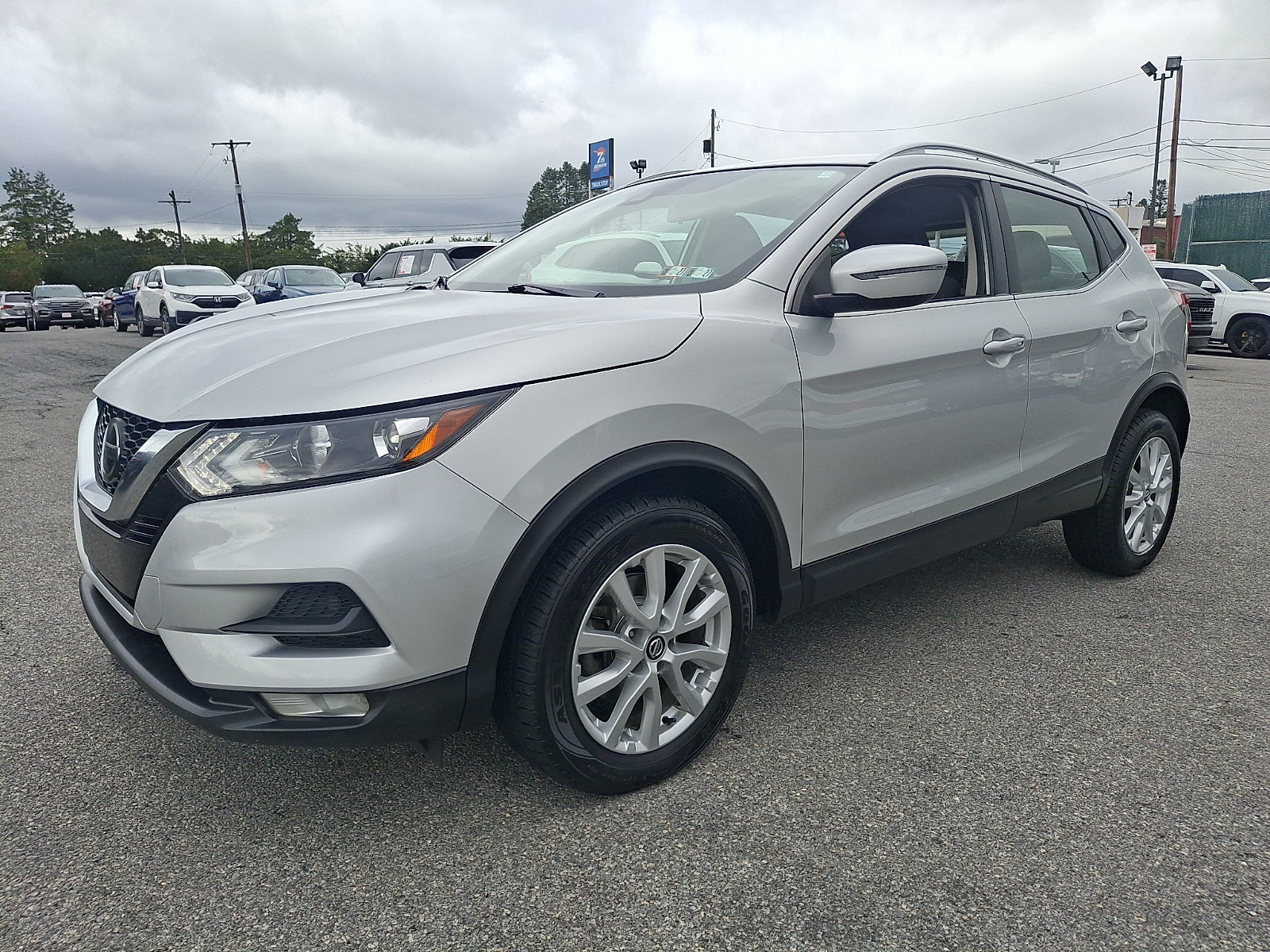 Used 2020 Nissan Rogue Sport SV w/ All-Weather Package AWD/4WD image 3