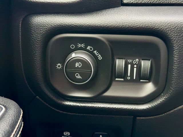 Used 2020 RAM 1500 Laramie AWD/4WD image 27